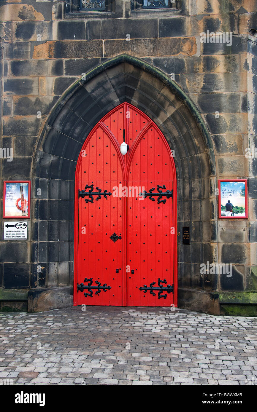 Red Door. St Columba's   Free Church of Scotland Stock Photo
