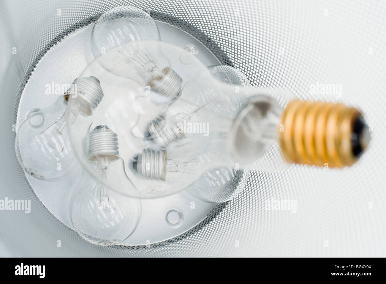 Garbage can light bulb hires stock photography and images Alamy