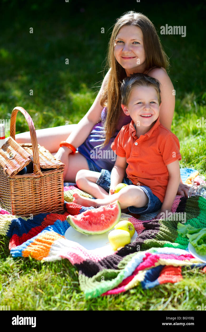 Figures picnic hi-res stock photography and images - Alamy