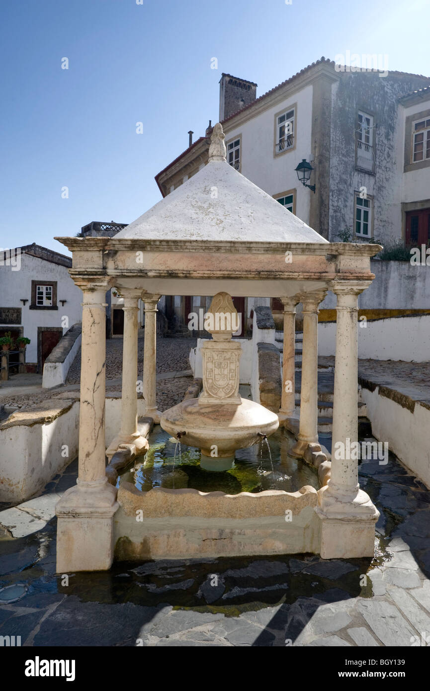 Portugal, the Alto Alentejo, Castelo de Vide.  The fonte da Vila fountain in the Jewish Quarter (Judiaria) Stock Photo
