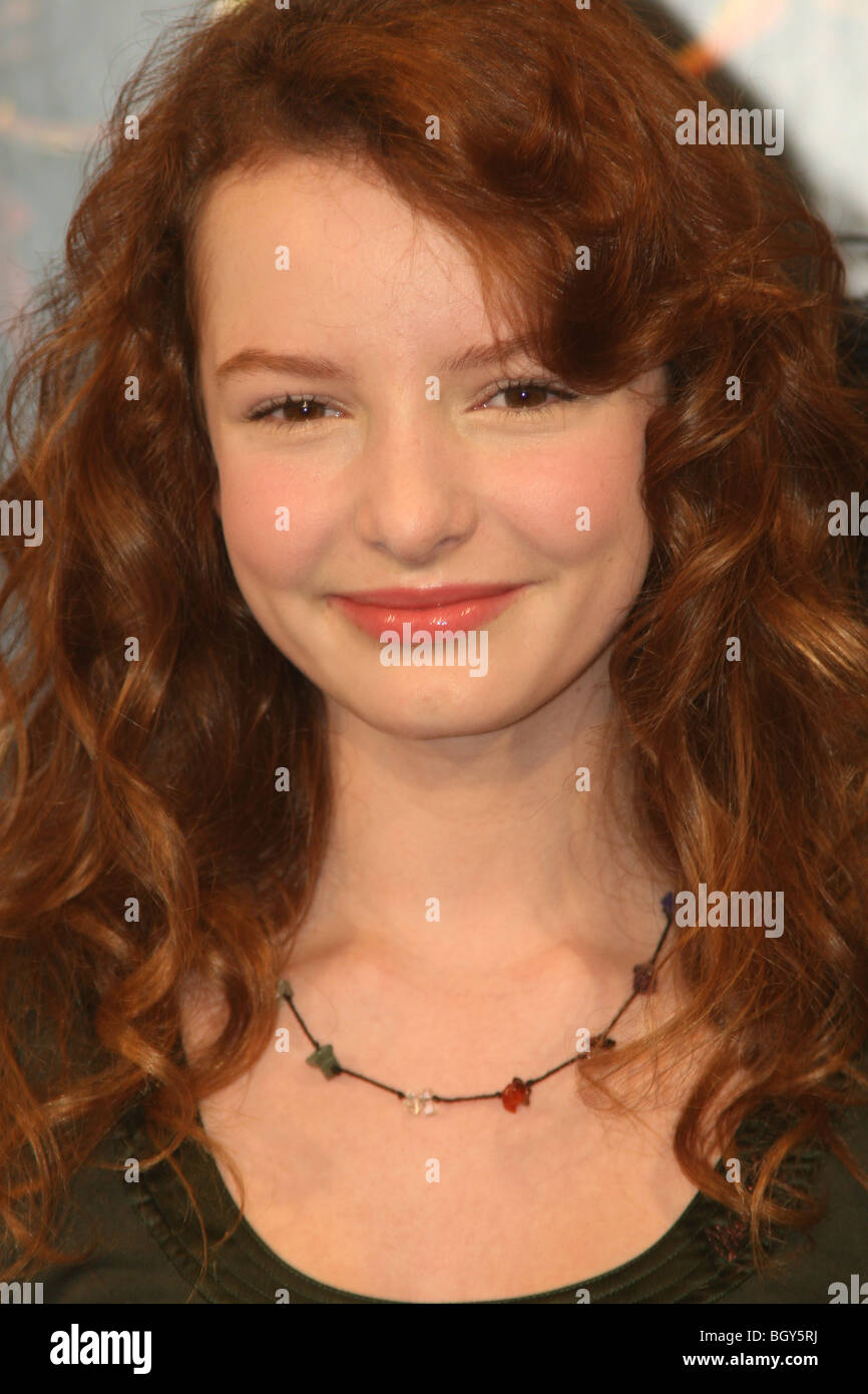 'THE GOLDEN COMPASS' PHOTOCALL, TOKYO, JAPAN. 'The Golden Compass' photocall, Tokyo, Japan. Dakota BLue Richards. Stock Photo