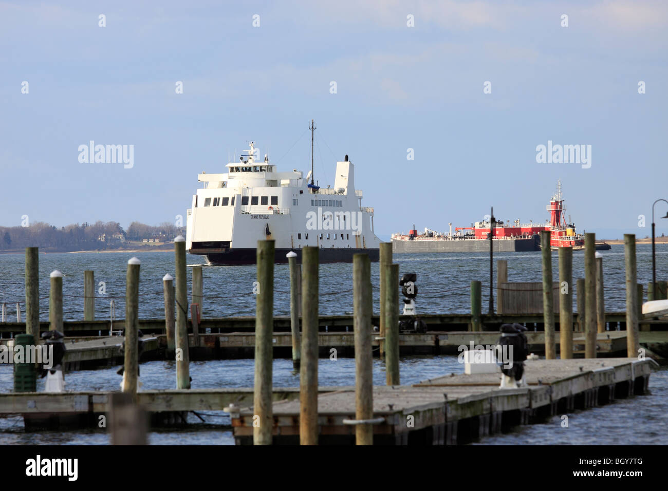 Long Island Sound Boat Stock Photos &amp; Long Island Sound ...