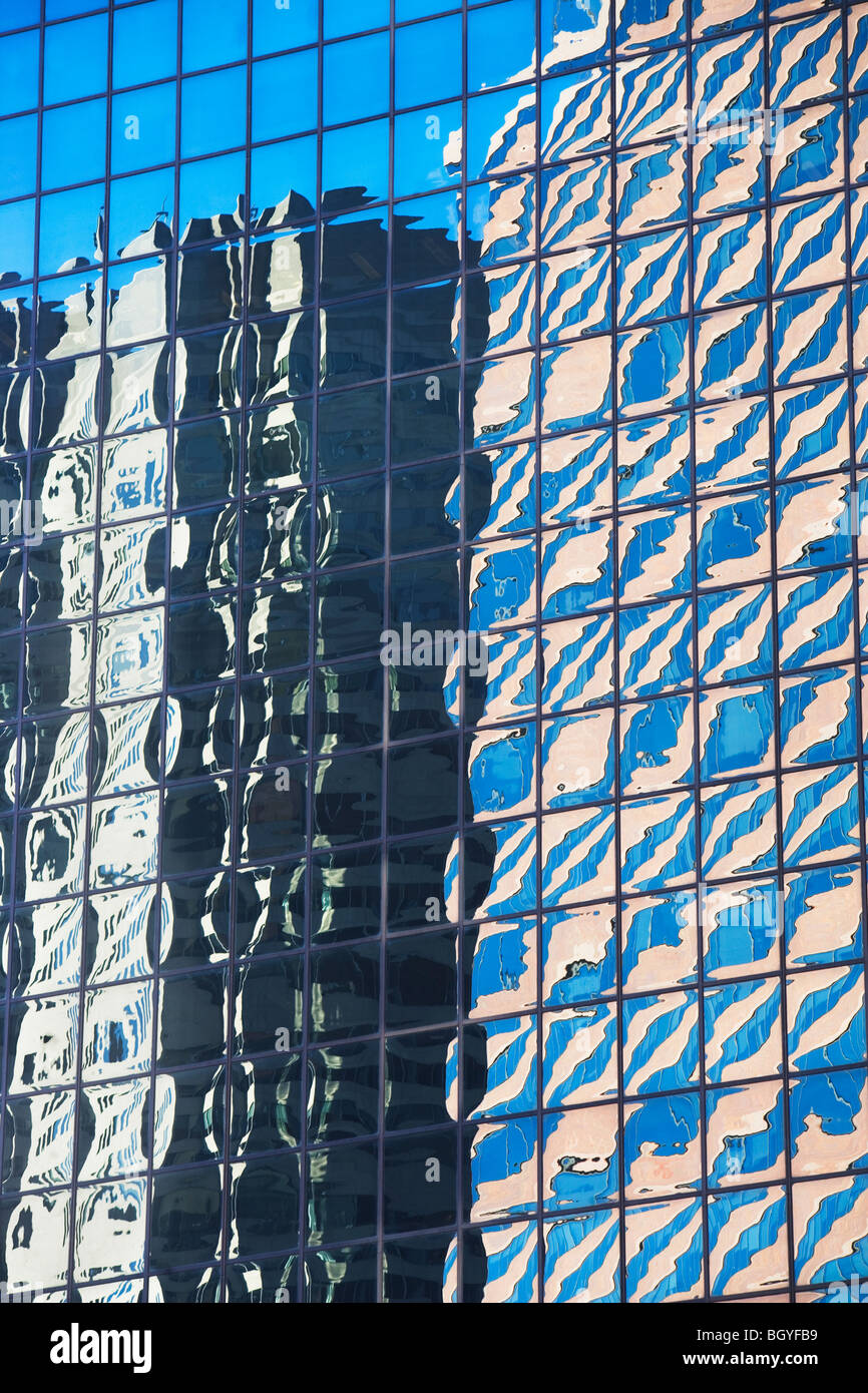 Skyscrapers reflection hi-res stock photography and images - Alamy