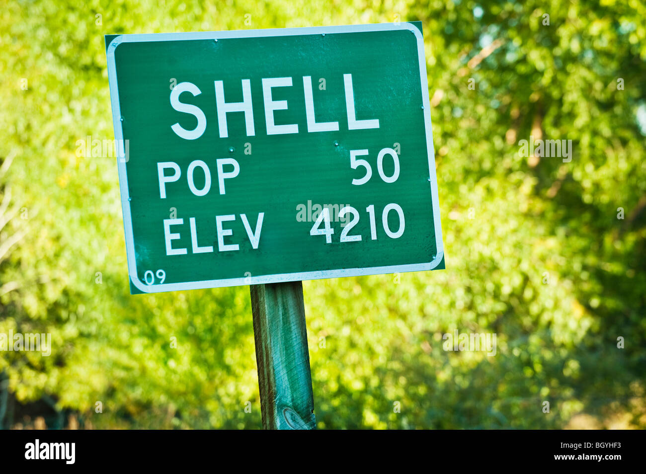 Population sign hi-res stock photography and images - Alamy