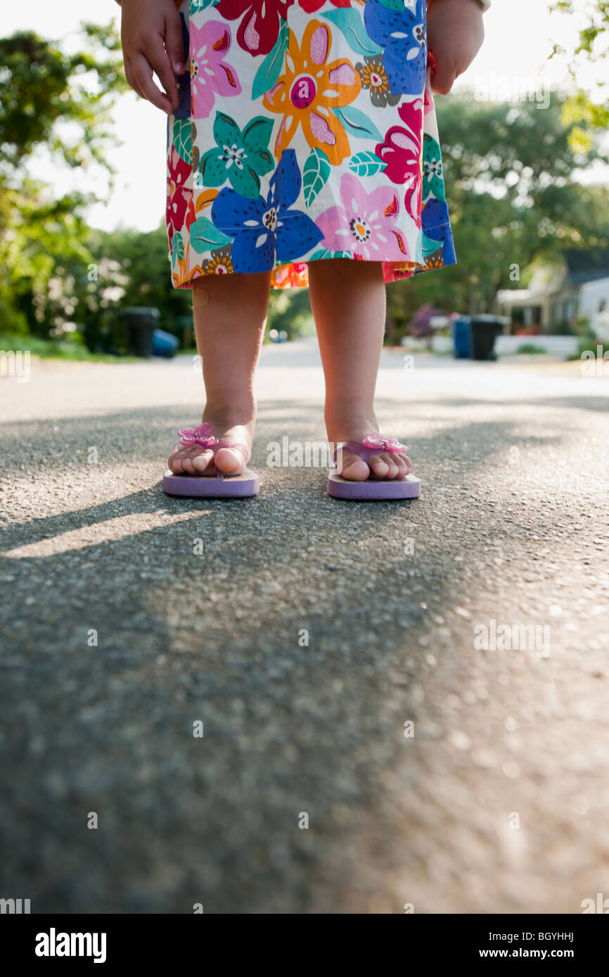 Kids wearing flip flops deals