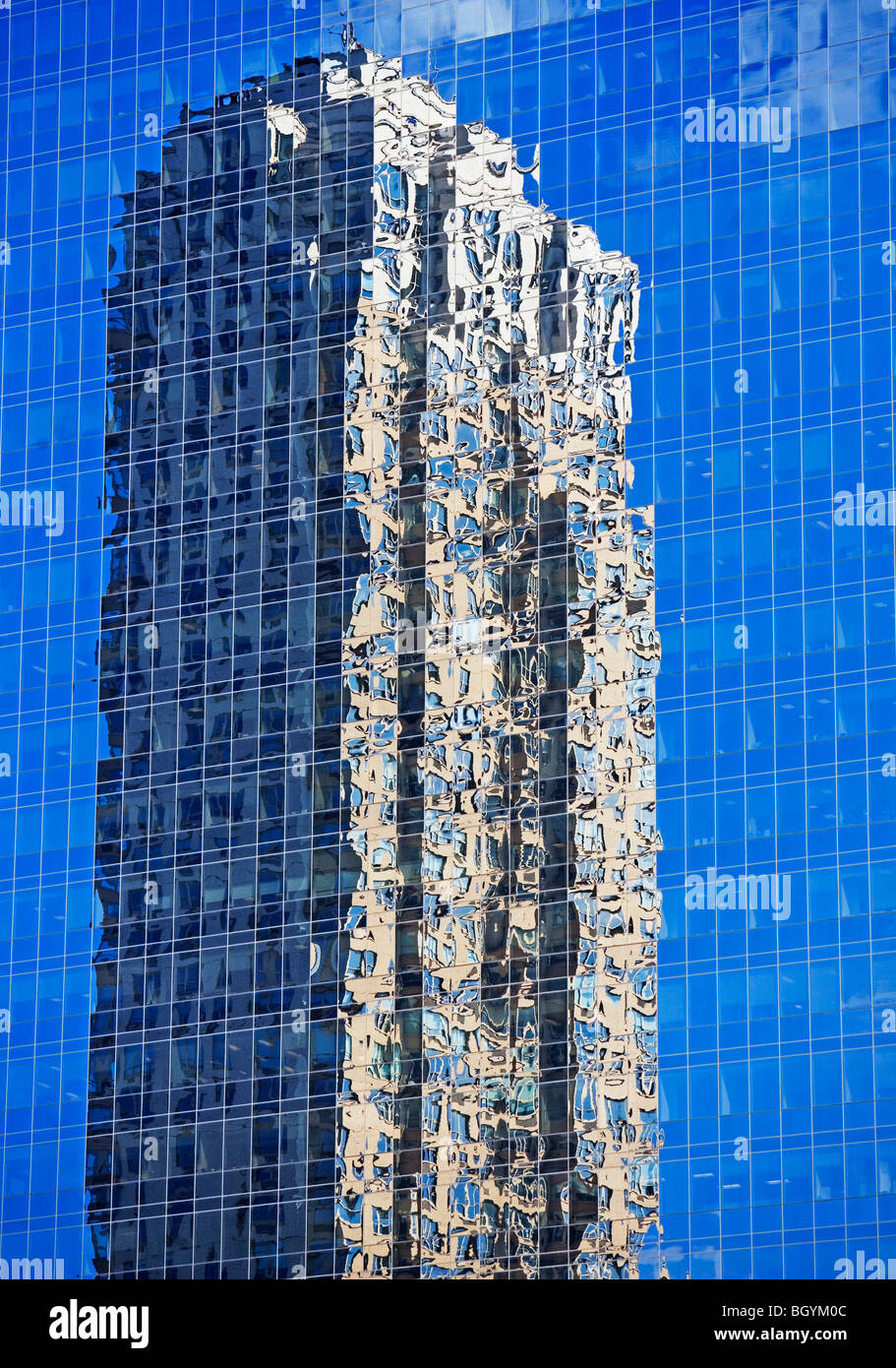 Single skyscraper hi-res stock photography and images - Alamy