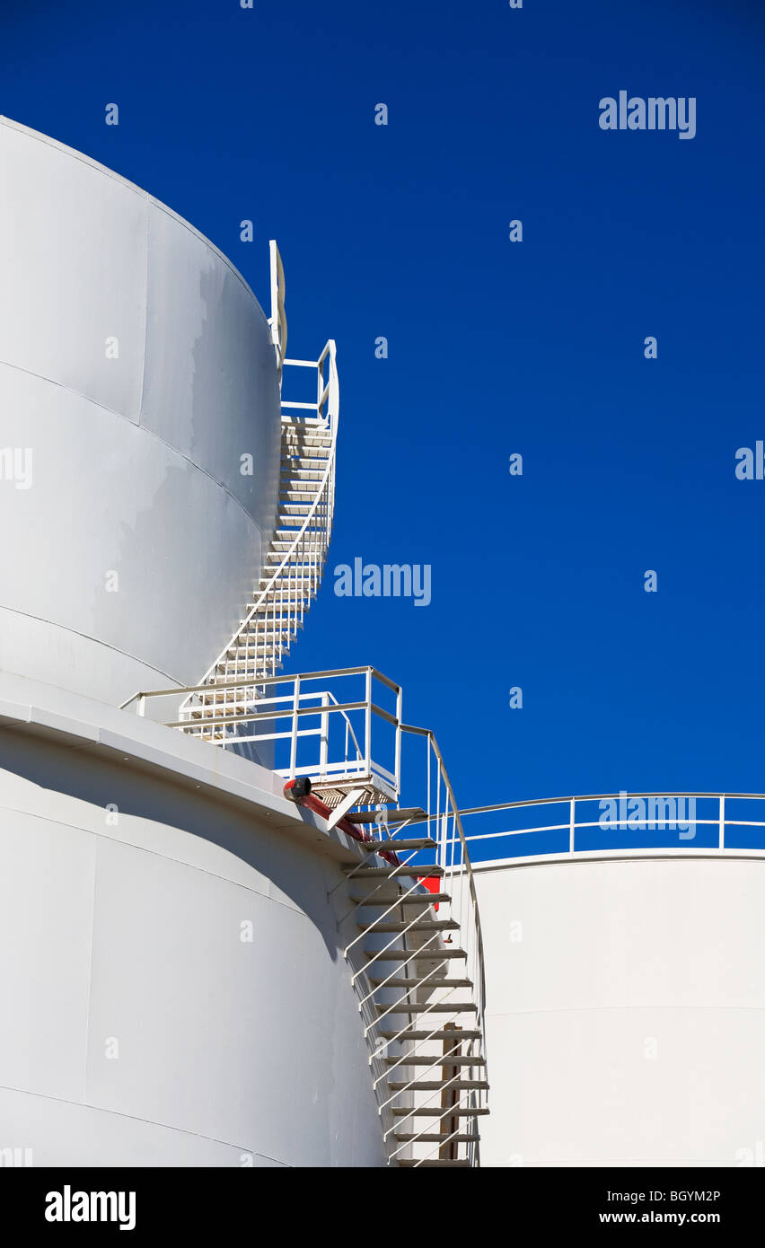 Crude oil container hires stock photography and images Alamy