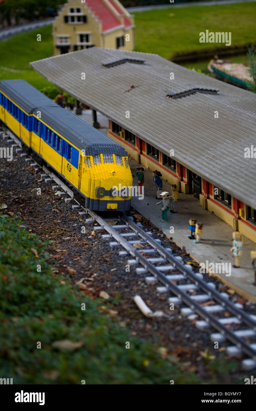 Sluit een verzekering af Kaliber Resultaat Train at station, Legoland Windsor Stock Photo - Alamy