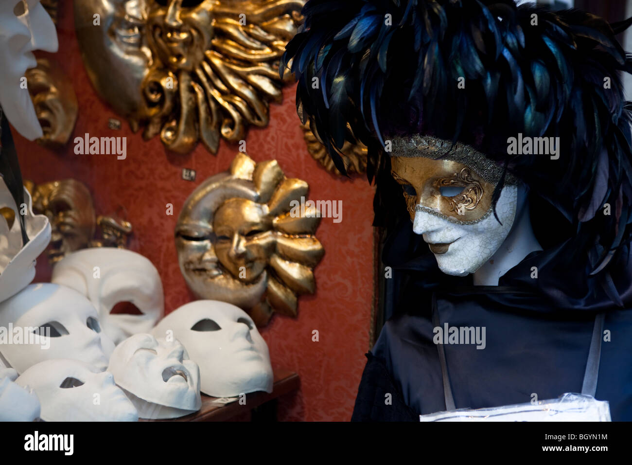 MASKS IN SHOP WINDOW, VENICE, ITALY Stock Photo Alamy