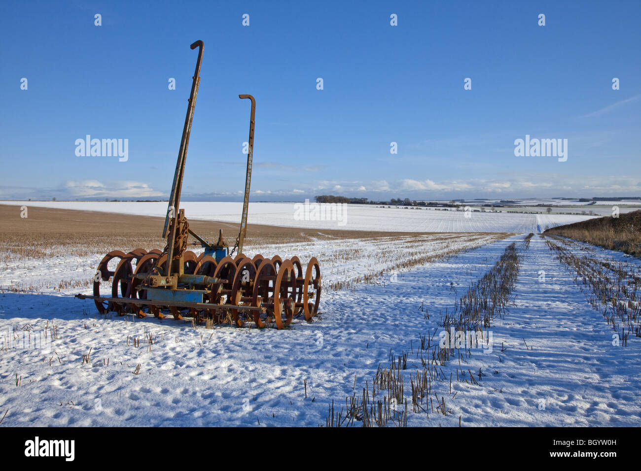 Tiller on snowy Thwing Wold Yorkshire Wolds East Yorkshire Stock Photo