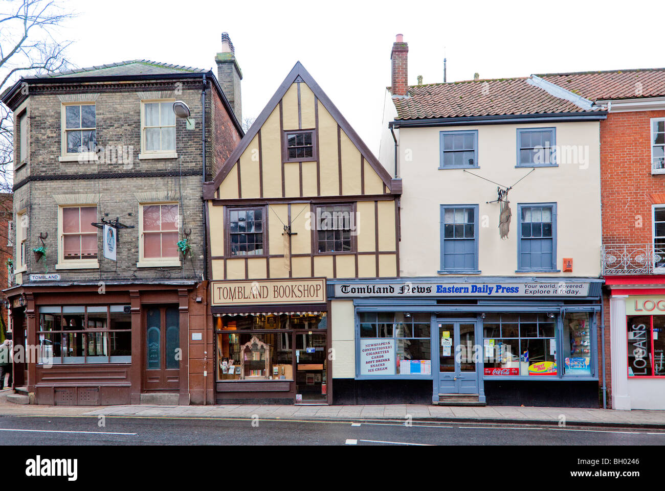 Row of medieval buildings now public house and shops Stock Photo