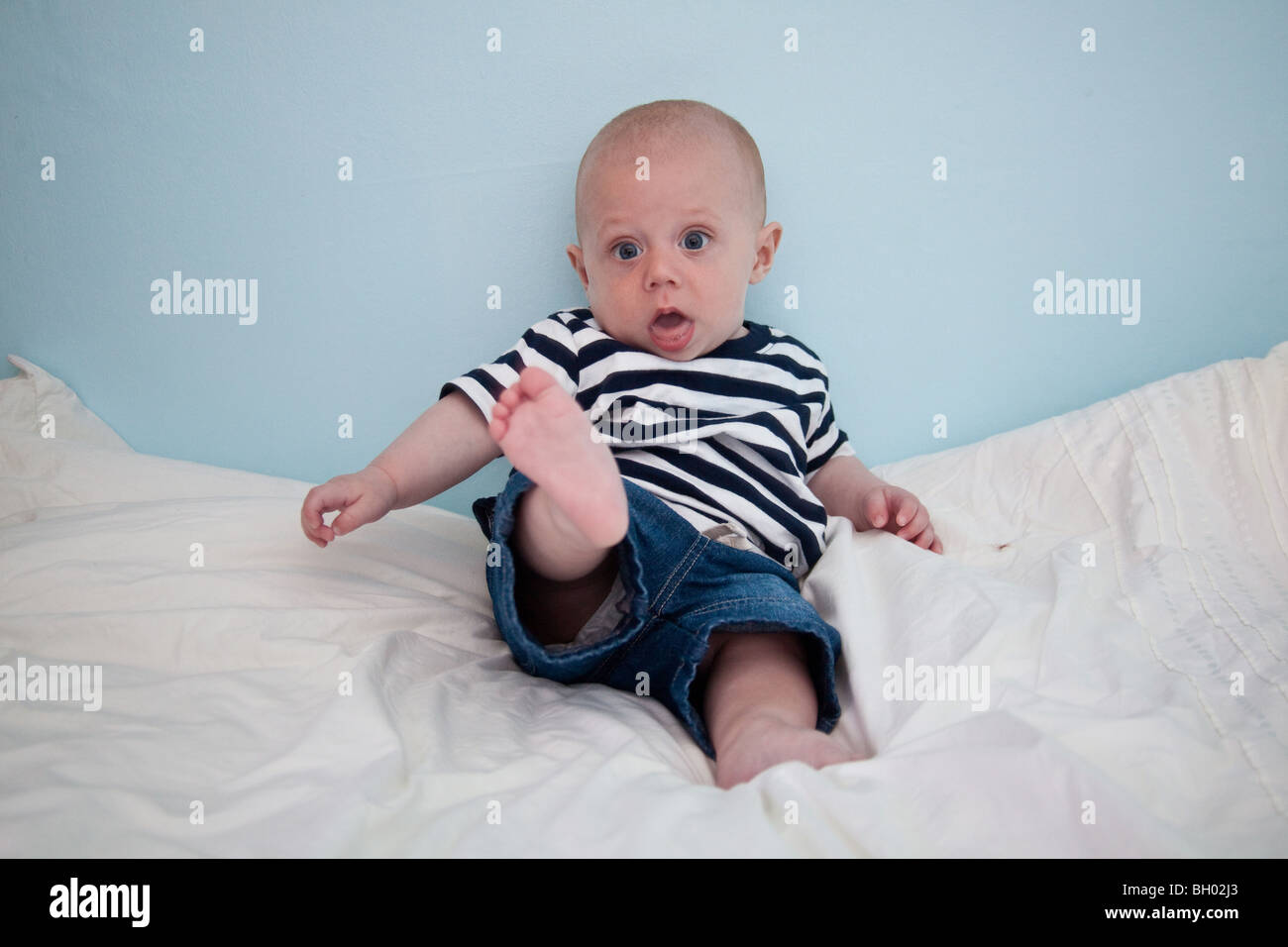 Four month old baby boy hi-res stock photography and images - Alamy