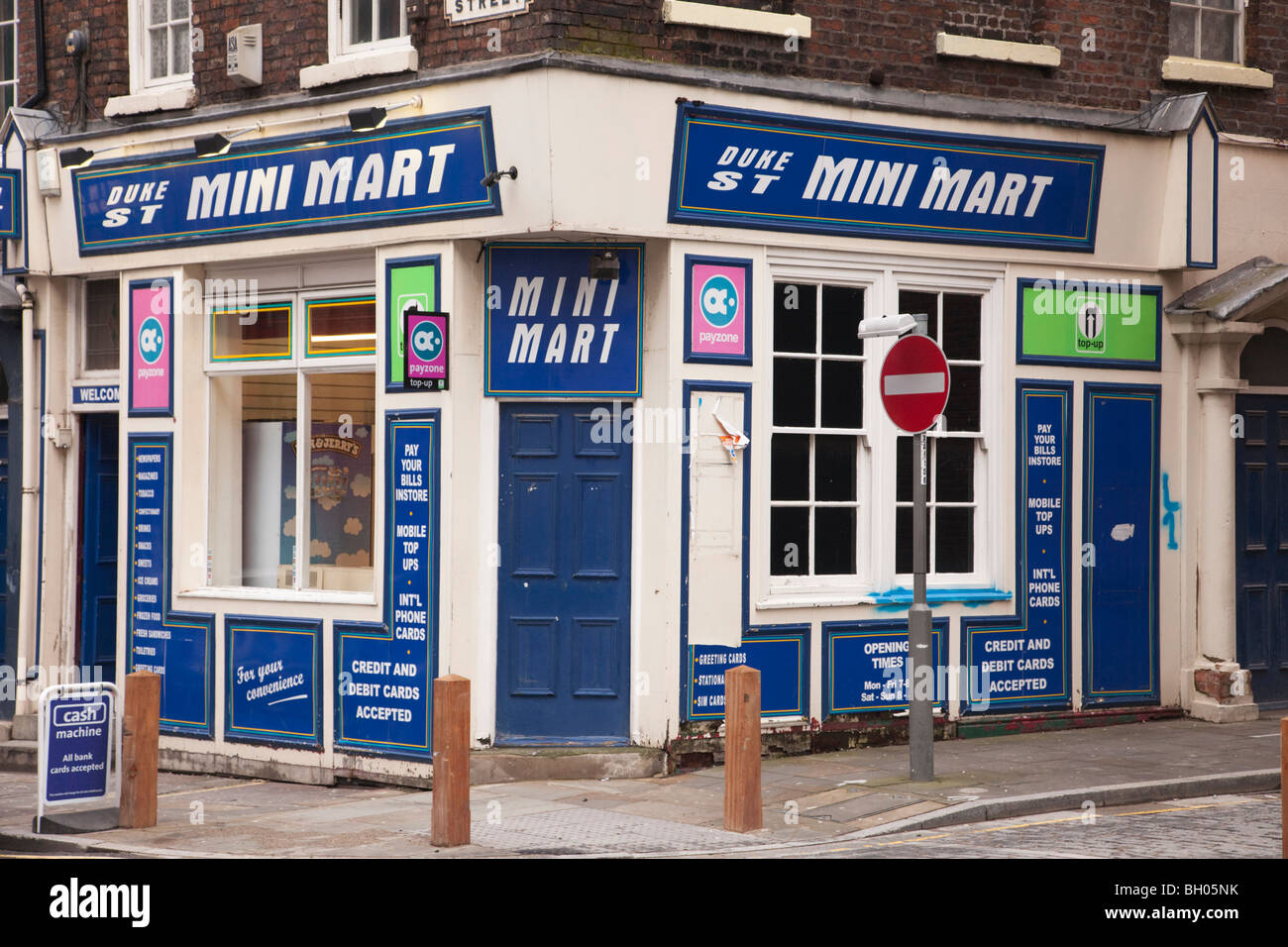 Mini Mart local corner shop in urban street. Duke Street, Liverpool, Merseyside, England, UK, Great Britain Stock Photo