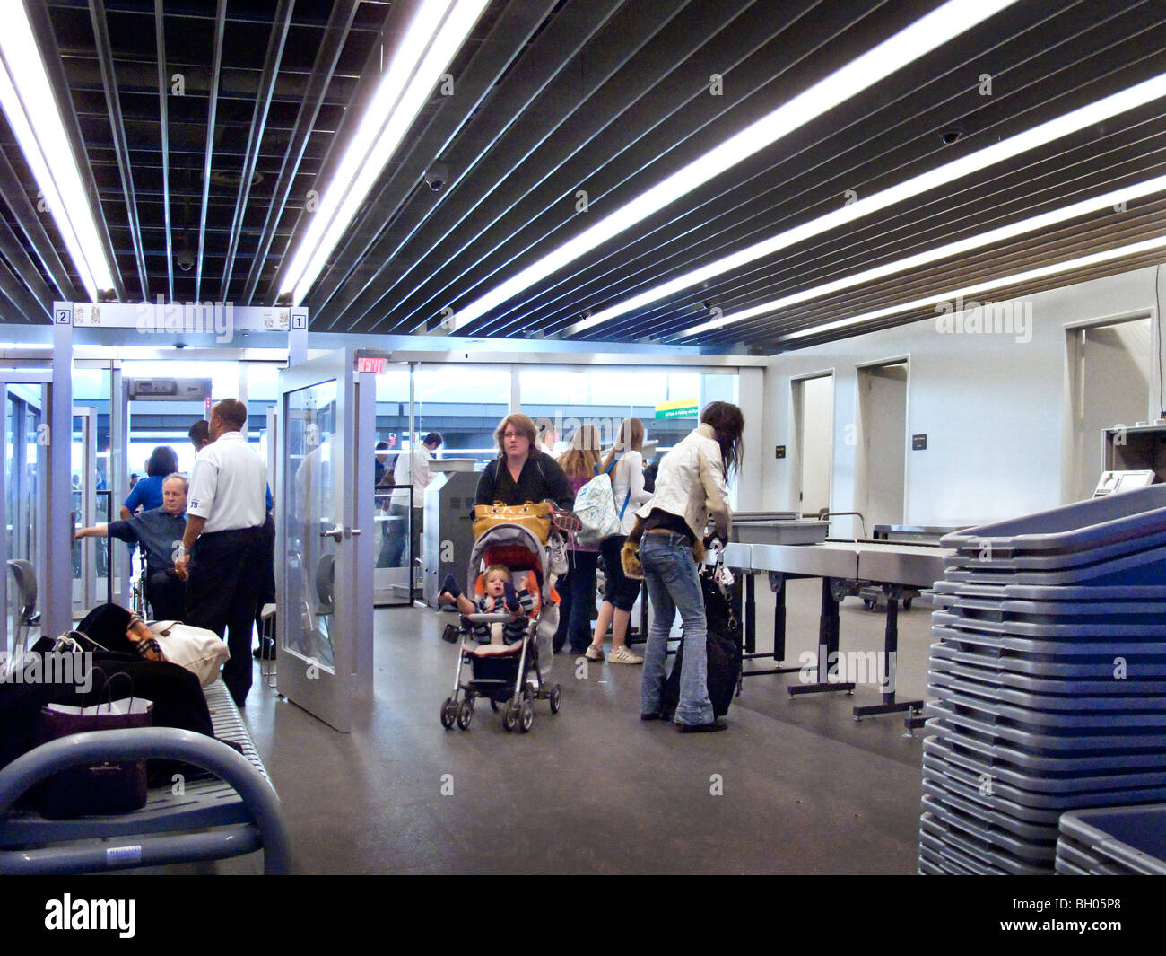 Airport metal detector child hires stock photography and images Alamy