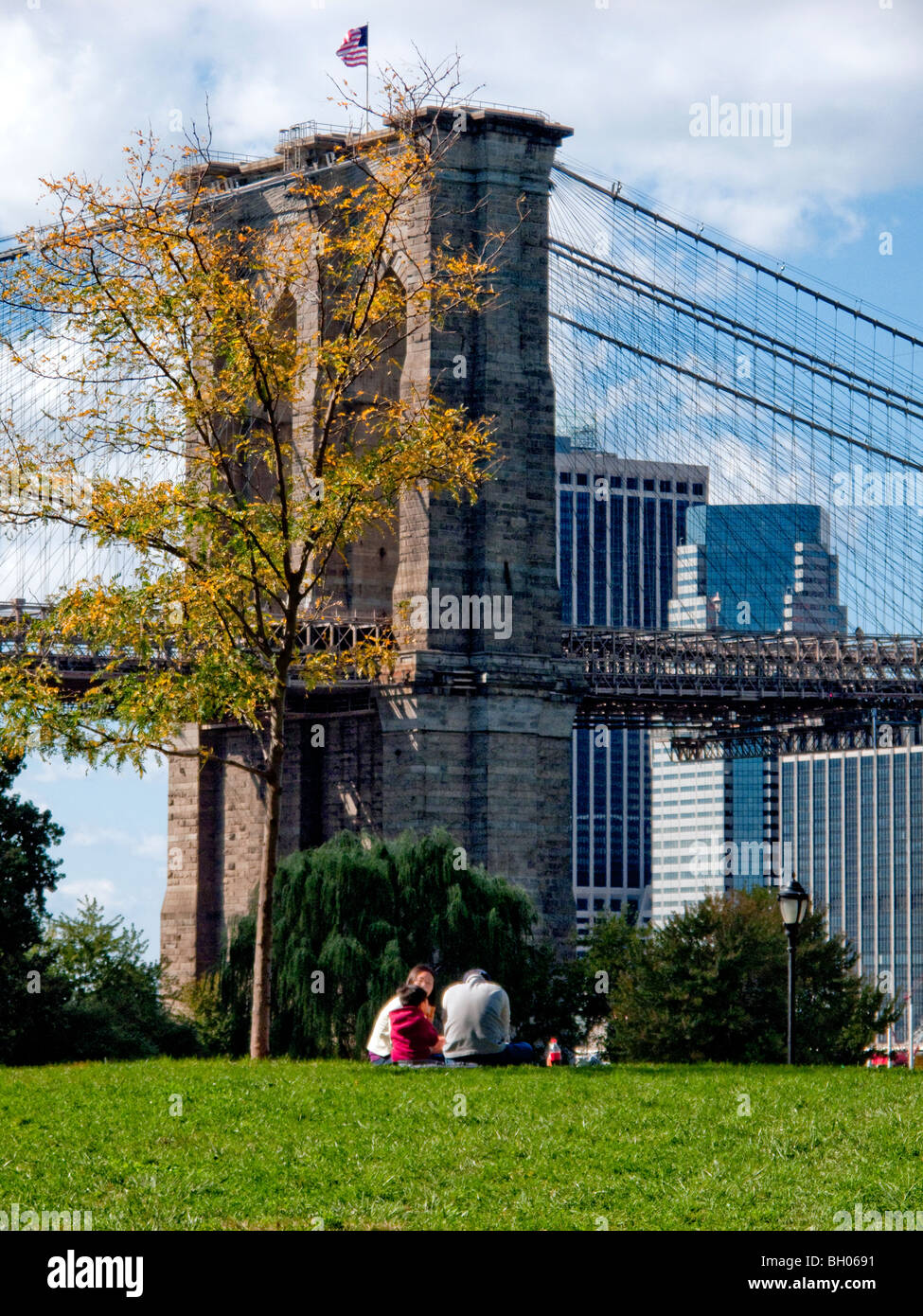 Brooklyn Bridge Park Picnic Stock Photos & Brooklyn Bridge Park Picnic Stock Images Alamy