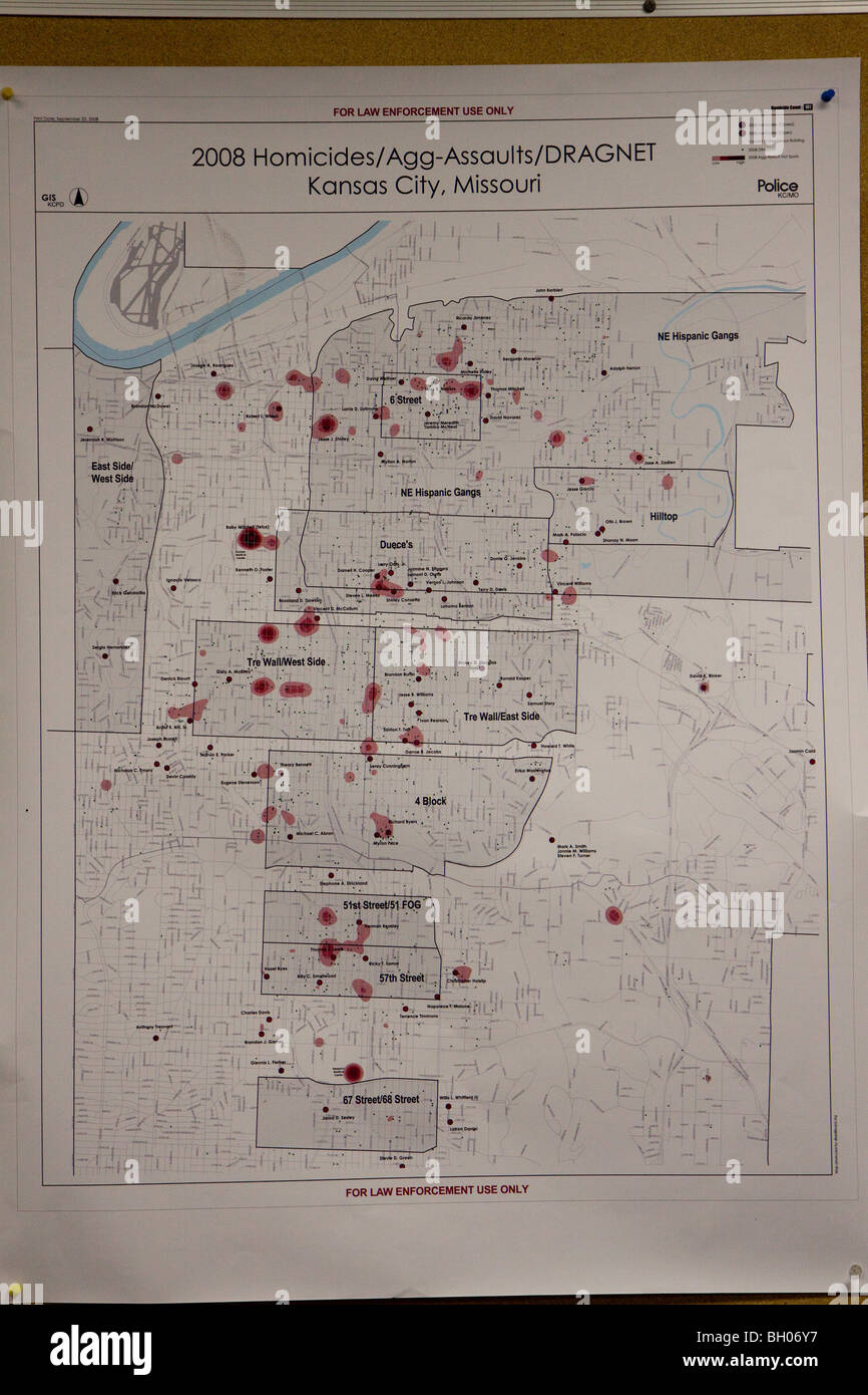 Poster showing homicides and aggravated assaults / DRAGNET in Kansas City, MO, Police Department. Street Narcotics Unit. Stock Photo