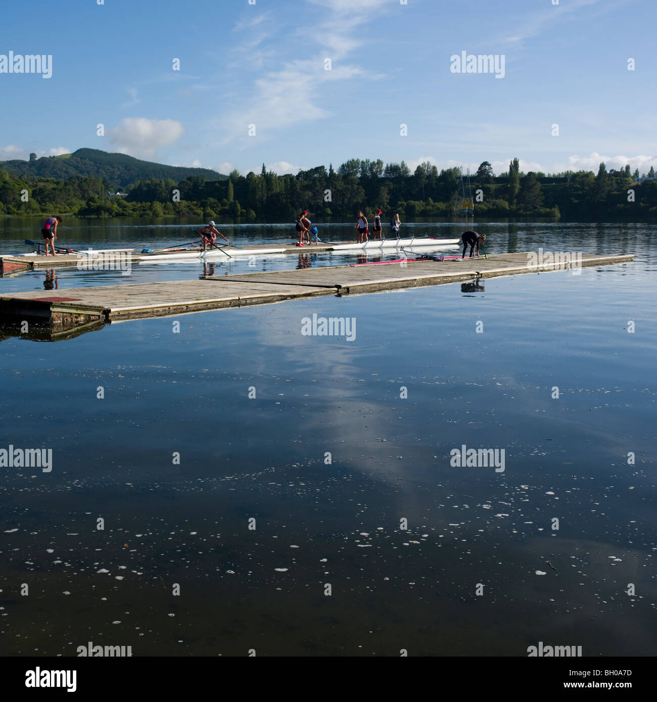 Women rowing team hi-res stock photography and images - Alamy