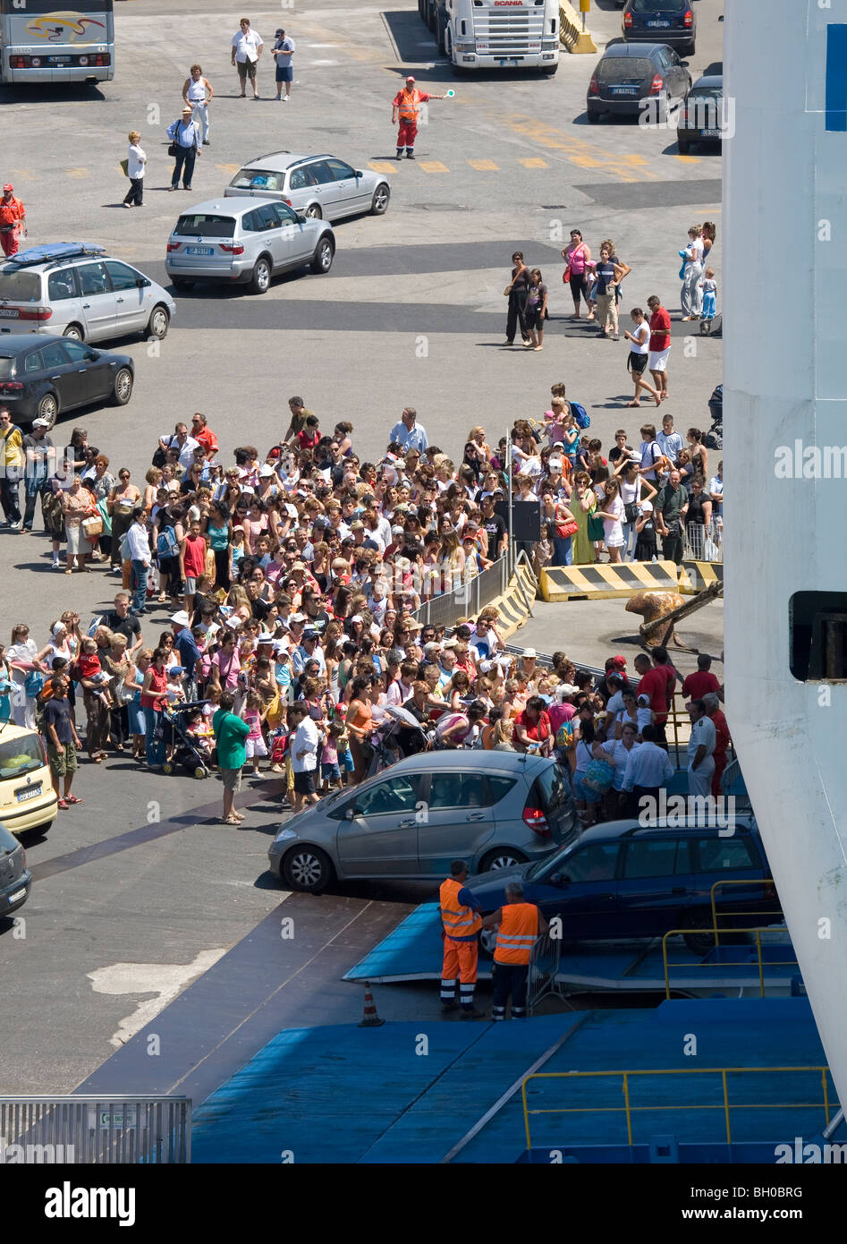 Passengers loading hi-res stock photography and images - Alamy