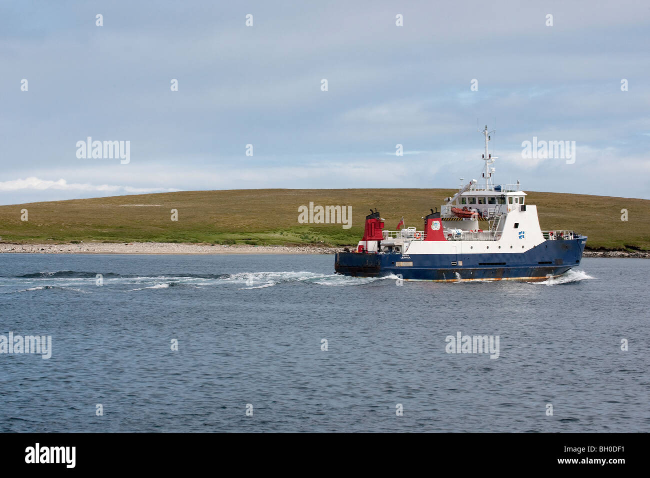 The local Shetland ferry Bigga leave Gutcher en route for Oddsta. Stock Photo