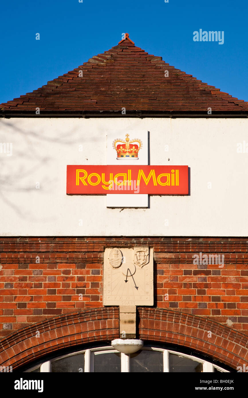 Sundial on wall of Goring post office near Goring and Streatley Bridge