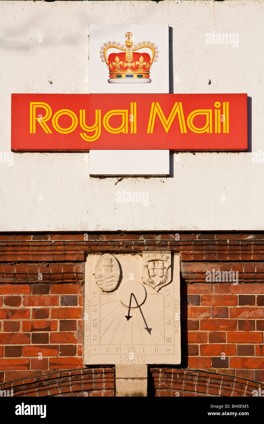 Sundial on wall of Goring post office near Goring and Streatley Bridge