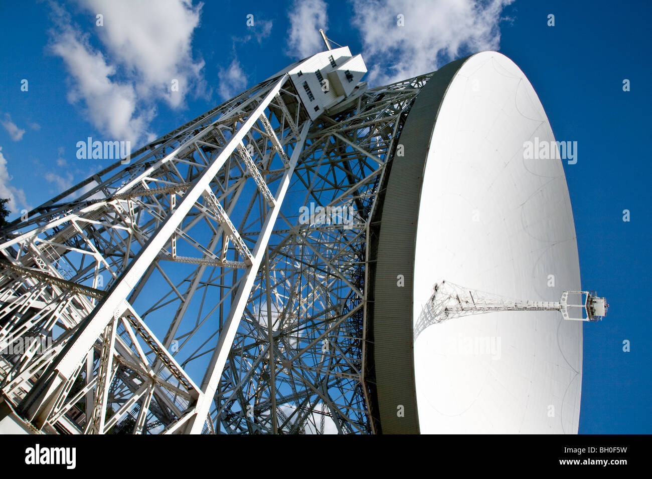 Main radio telescope dish at Jodrell Bank Stock Photo