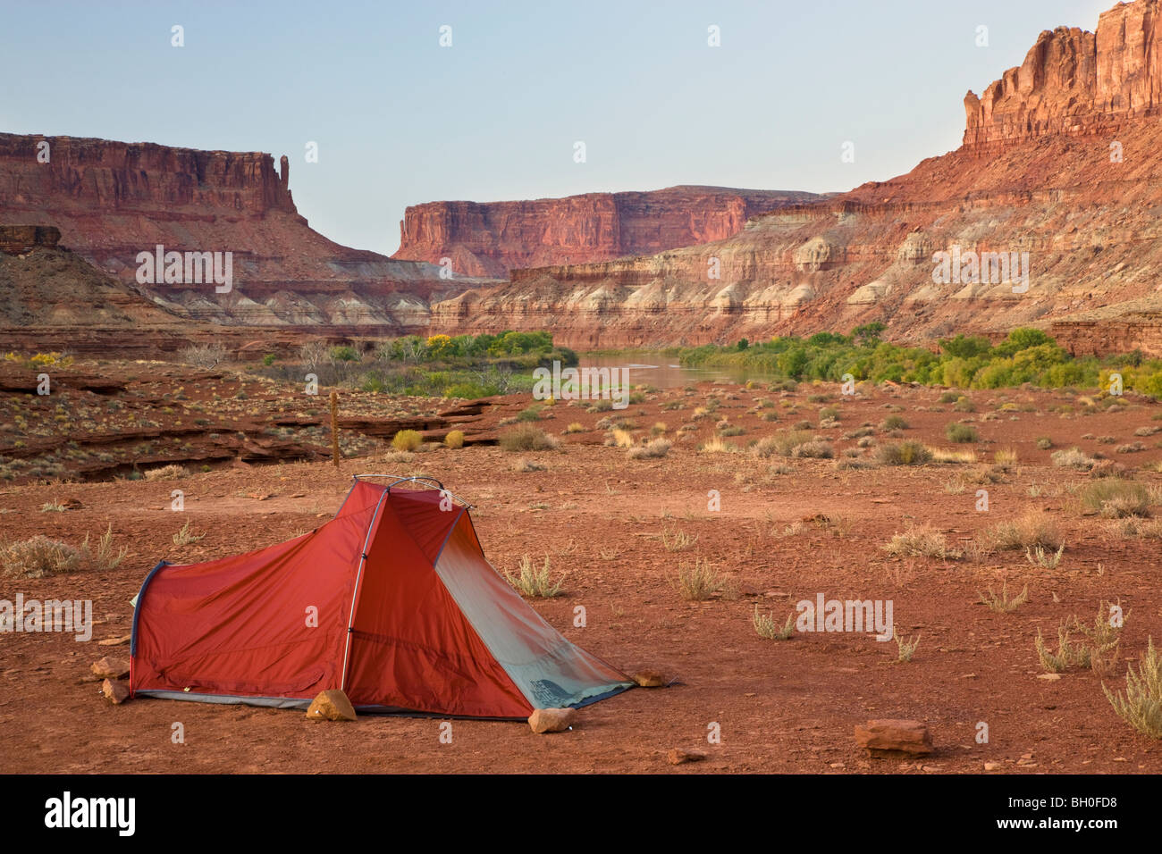 The Green River and the Labyrinth Campground site A, along the White ...