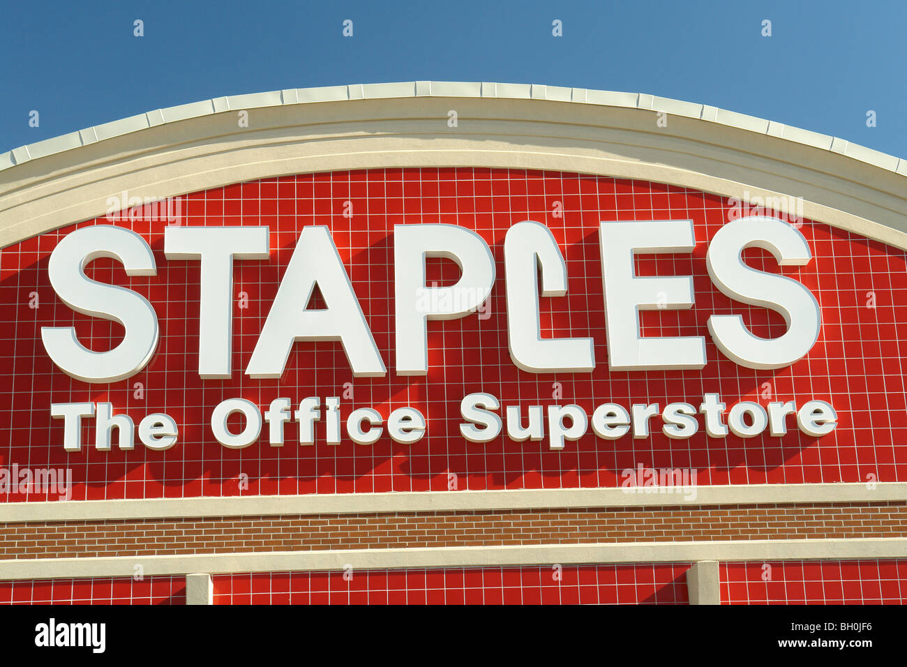 Staples store hi-res stock photography and images - Alamy