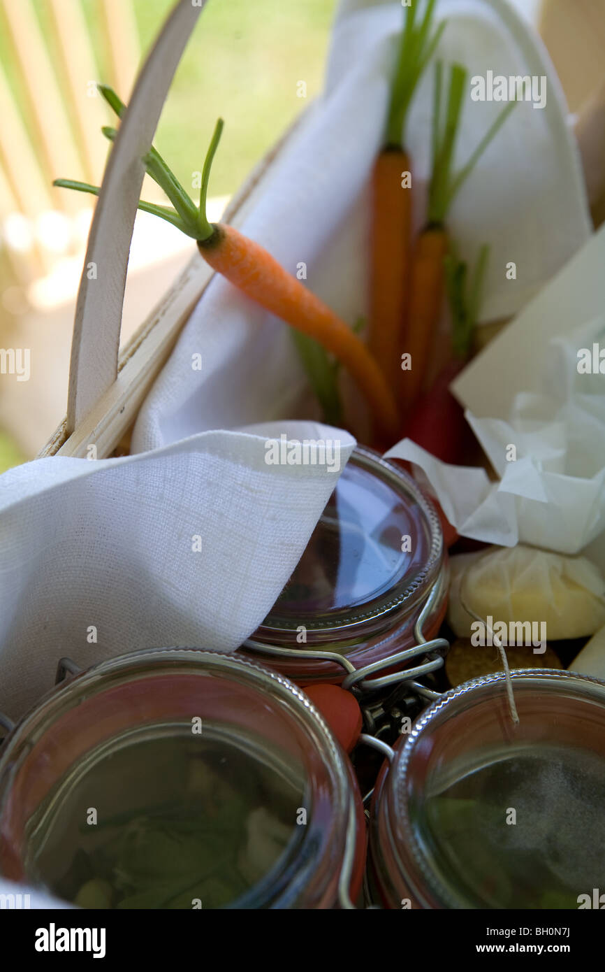 picnic basket, food, outdoor, vegetables, container Stock Photo Alamy