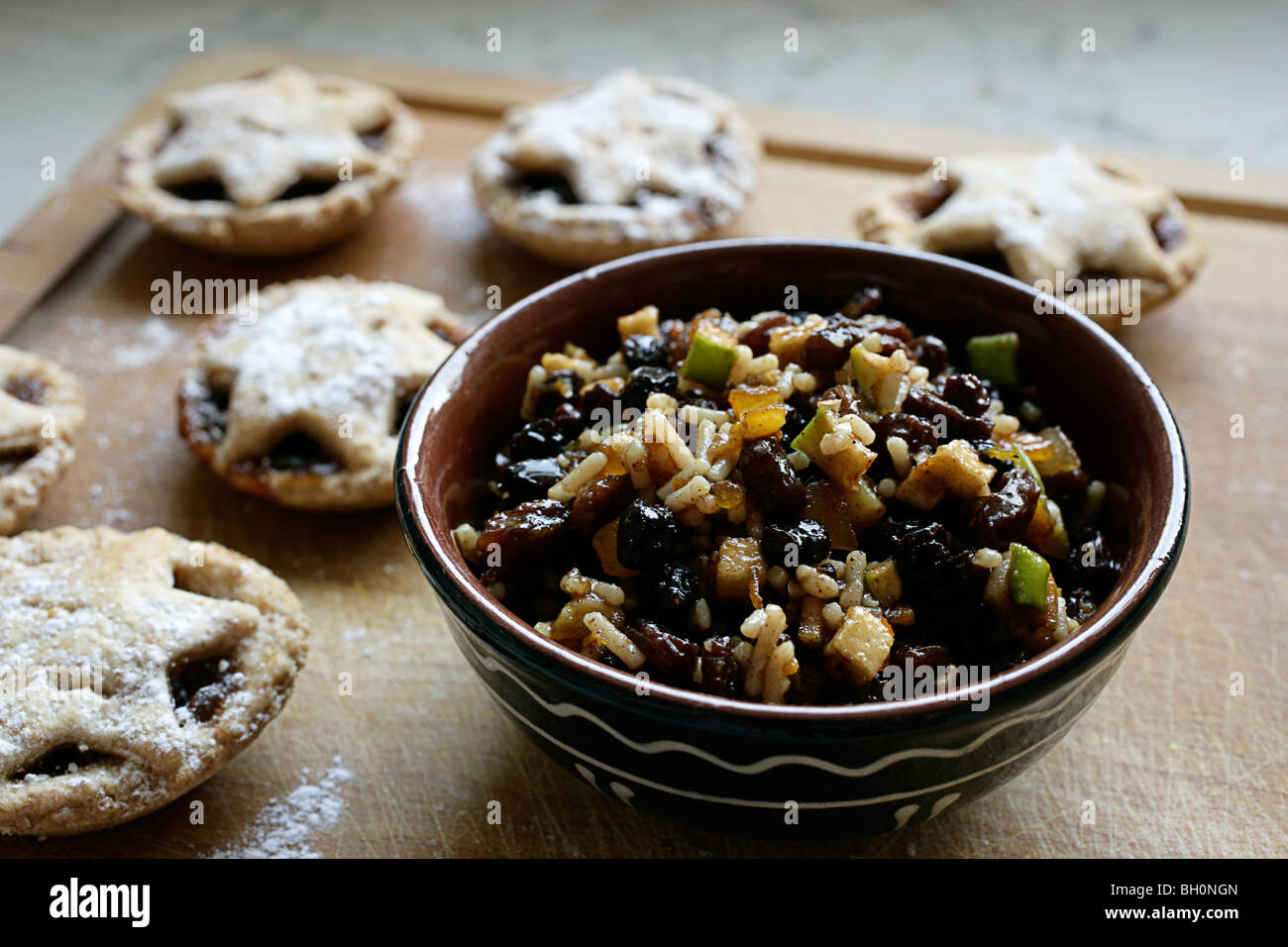 Homemade mincemeat and mince pies Stock Photo - Alamy