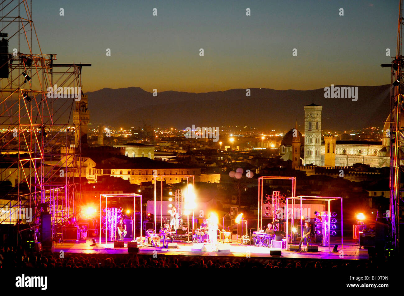 Concert in front of the backdrop of Florence at dawn, Piazzale