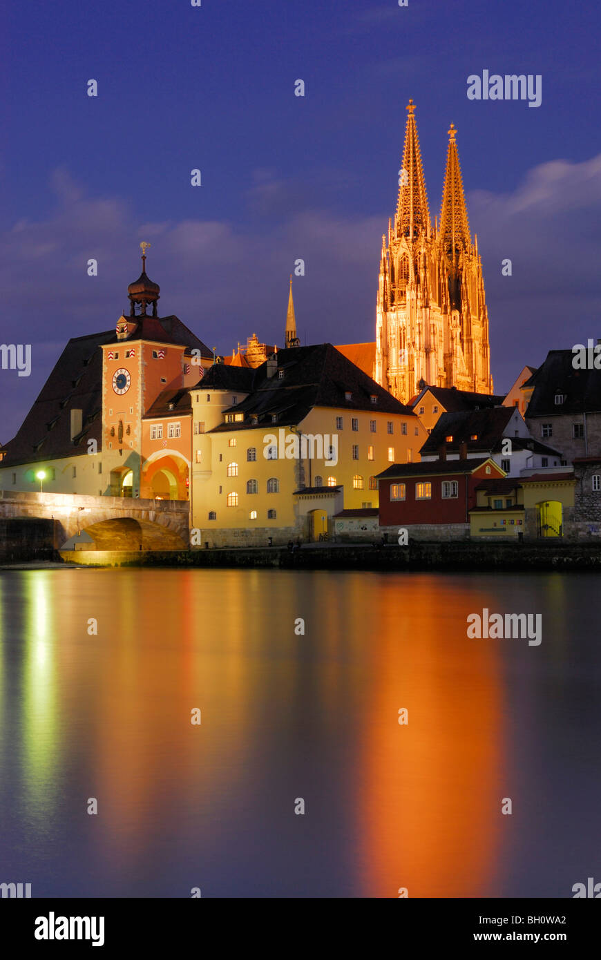 View to Old town with Regensburg cathedral at night, Regensburg, Upper Palatinate, Bavaria, Germany Stock Photo