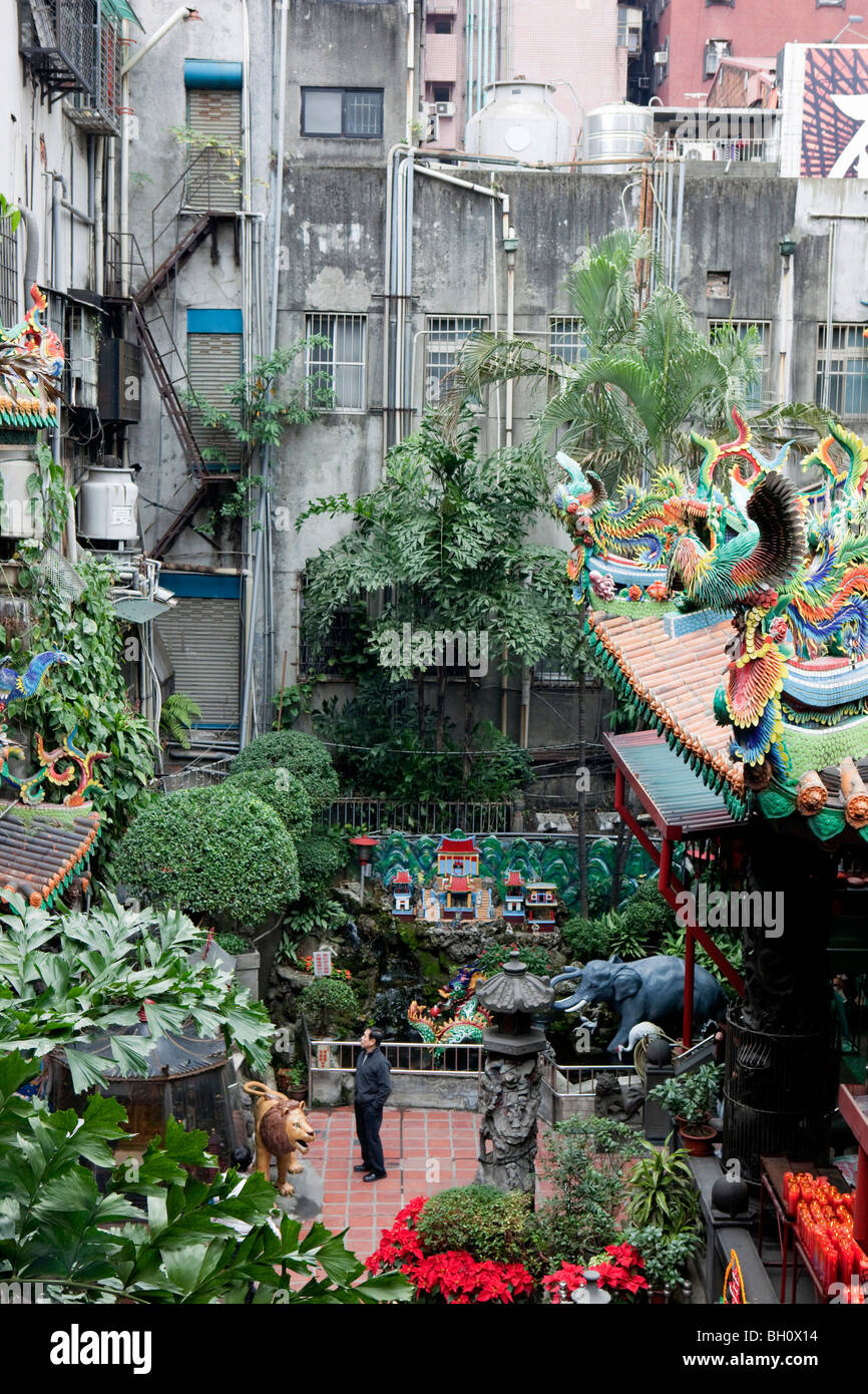 View at the courtyard of buddhistic Tien-ho Temple, Ximending district, Taipei, Taiwan, Asia Stock Photo