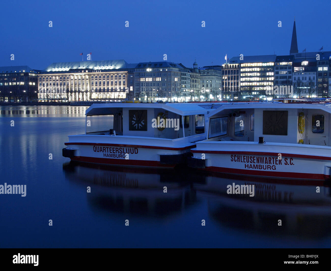 Lake Alster with Hapag Lloyd Building, Hanseatic City of Hamburg ...