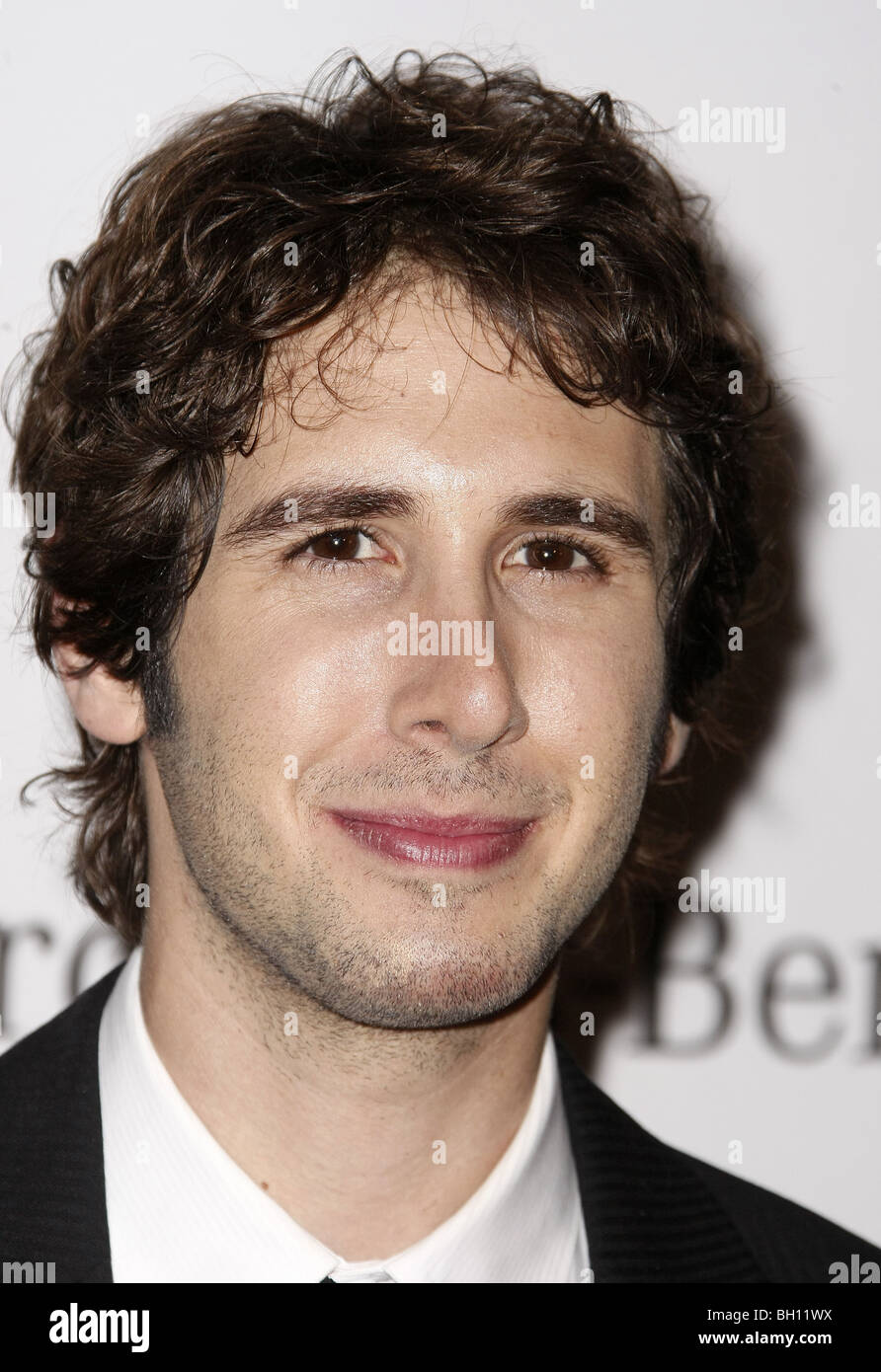JOSH GROBAN SINGER BEVERLY HILLS CA USA 25/10/2008 Stock Photo Alamy
