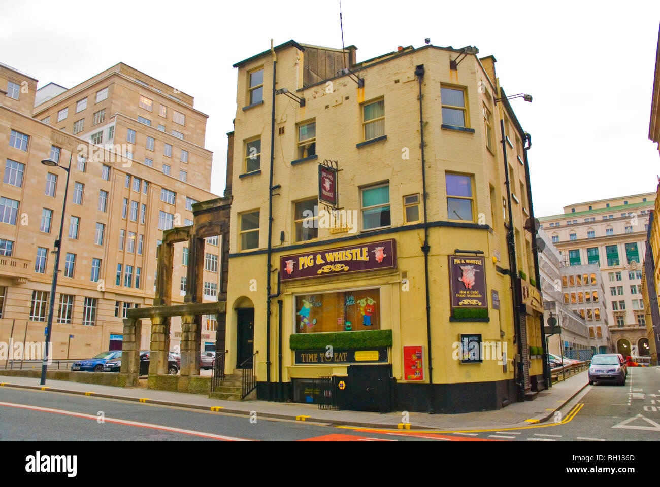 Pig and Whistle pub central Liverpool England UK Europe Stock Photo Alamy