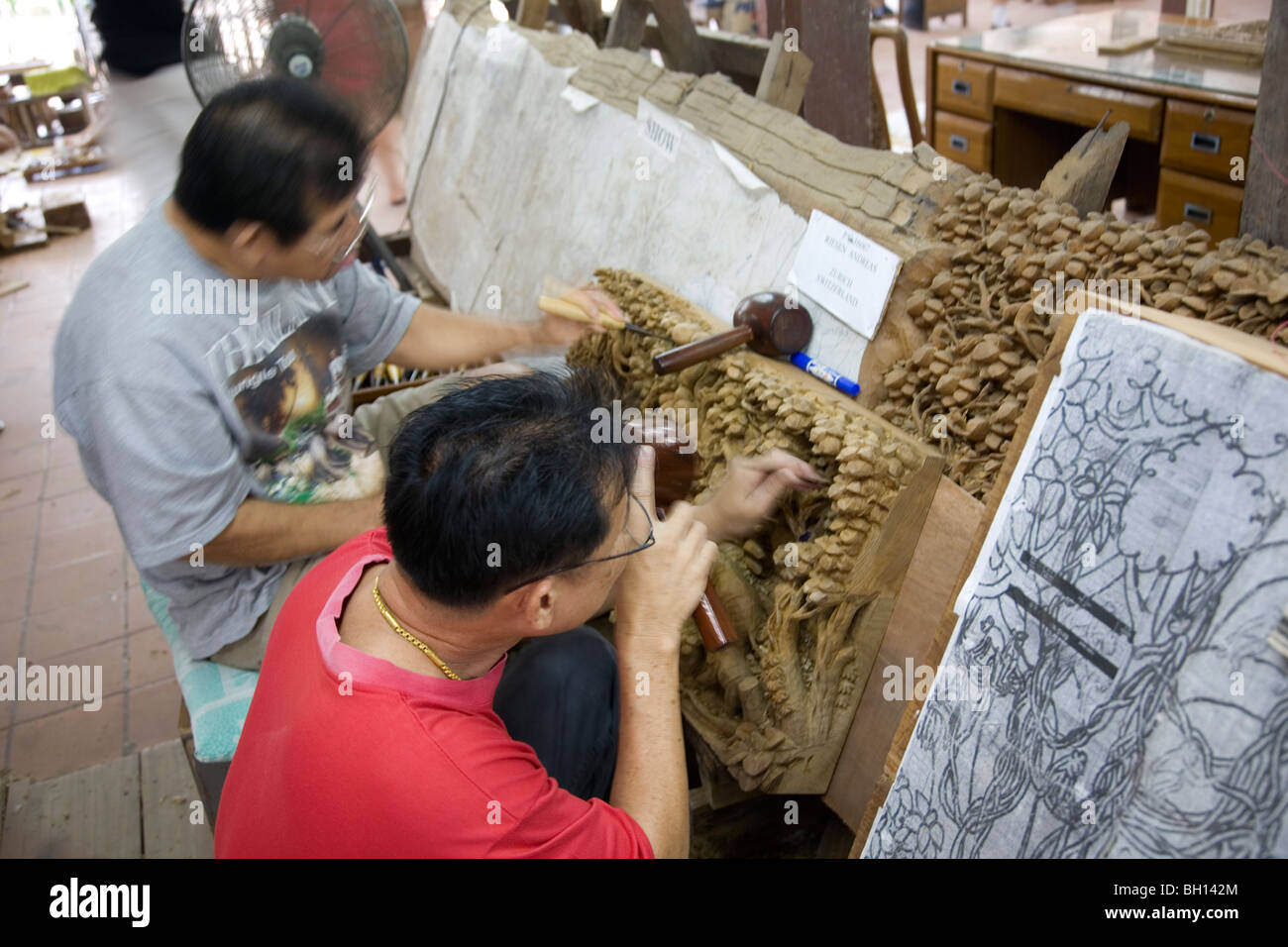 Wood Carving at Royal Thai Handicraft Center, Damnoen Saduak ,Ratchaburi Stock Photo