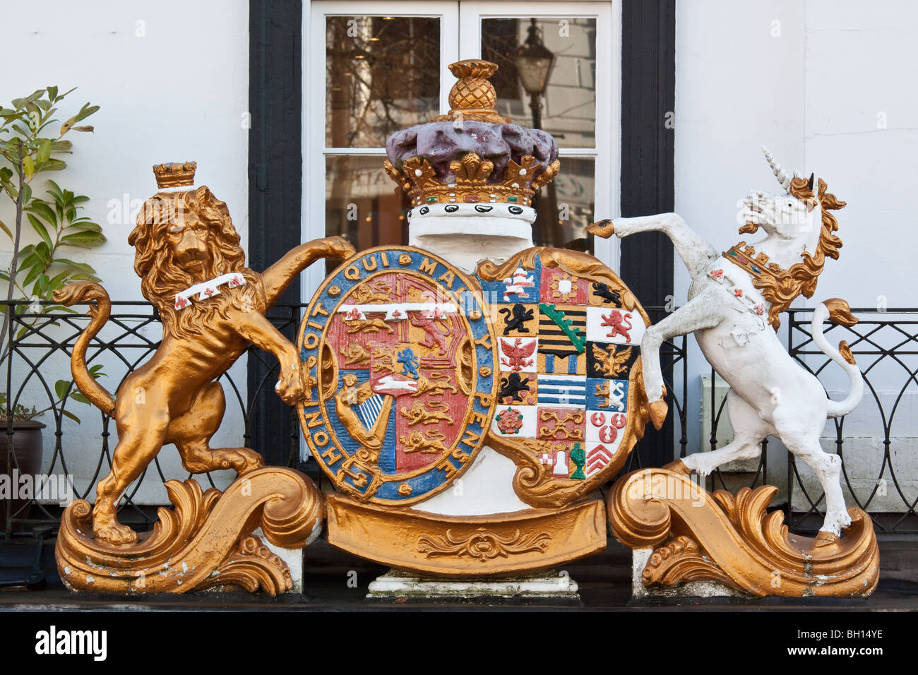 Royal Coat of Arms Pantiles Tunbridge Wells Stock Photo