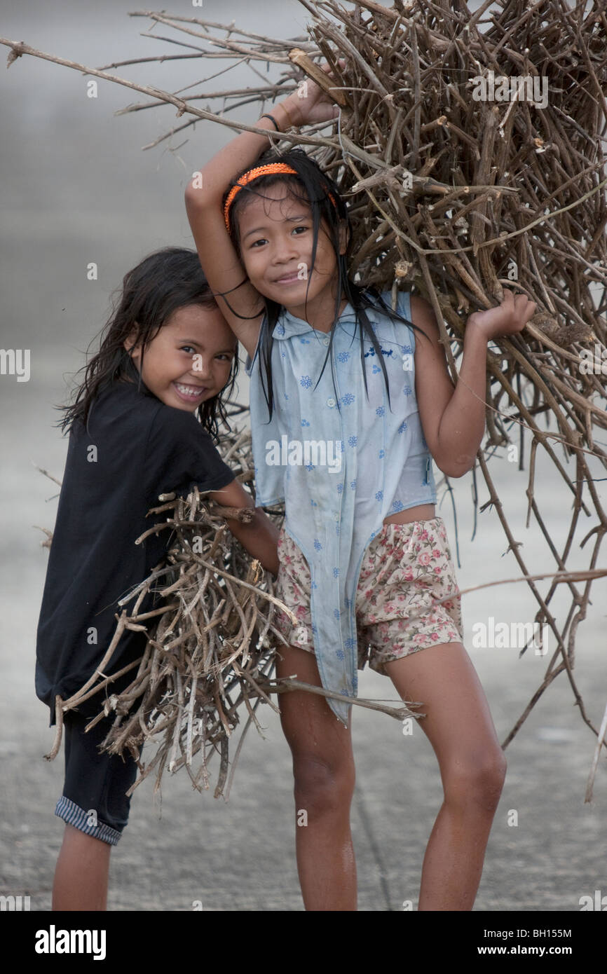 Filipina girls hi-res stock photography and images - Alamy