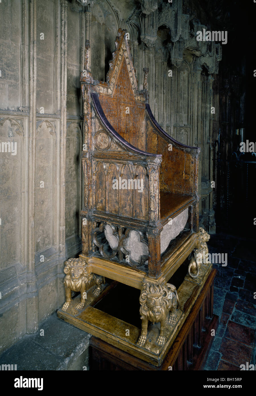 Coronation Throne made for Edward I to contain the Stone of Scone. Westminster Abbey, London England Stock Photo