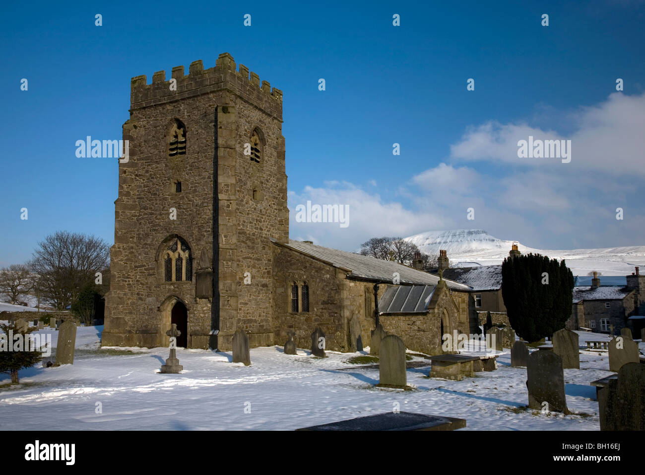 Church in Horton-in-Ribblesdale Pen-y-ghent in background Yorkshire Dales Stock Photo