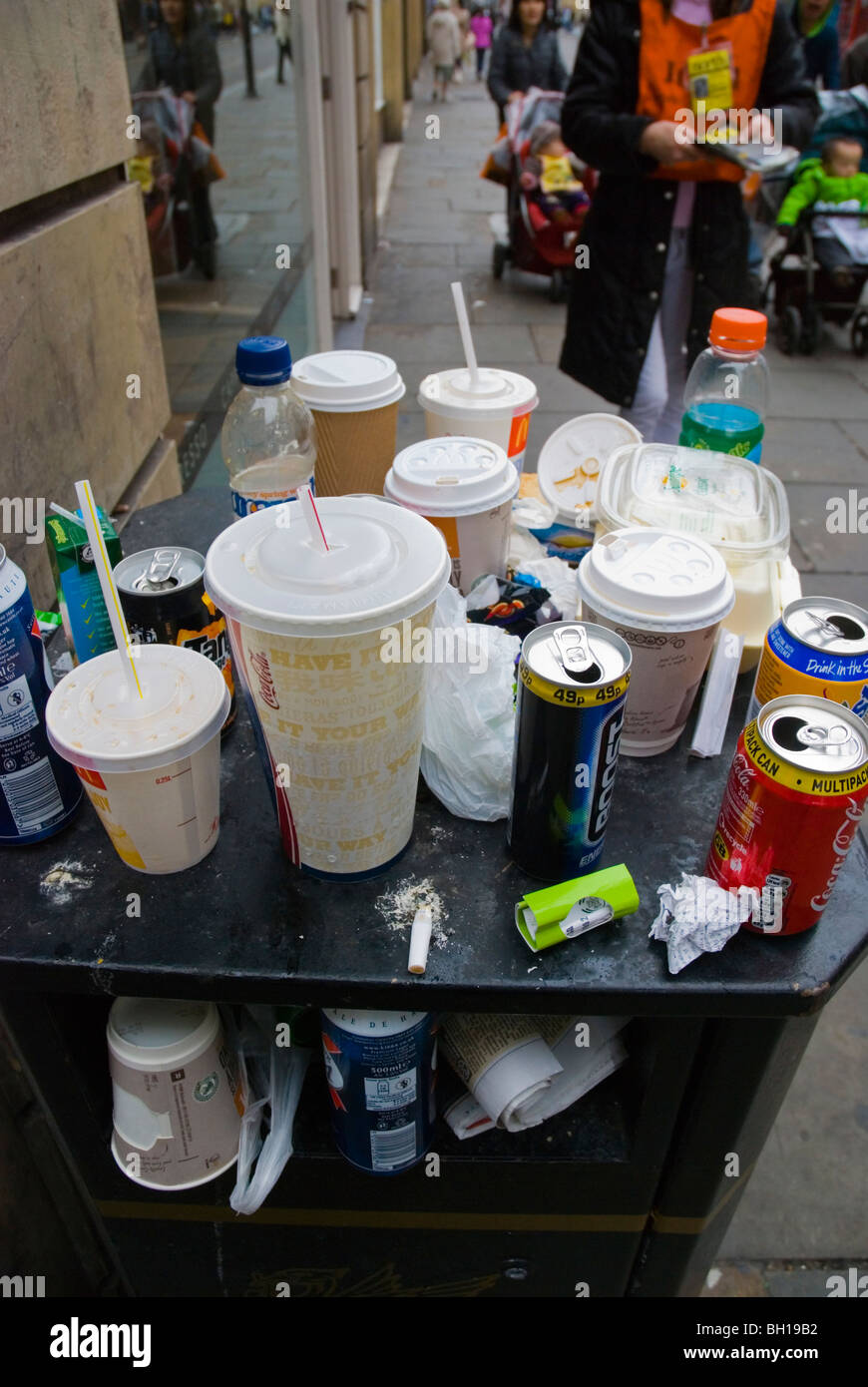 Litter in form of cans and other drink containers the Ropewalks area Liverpool England UK Europe Stock Photo