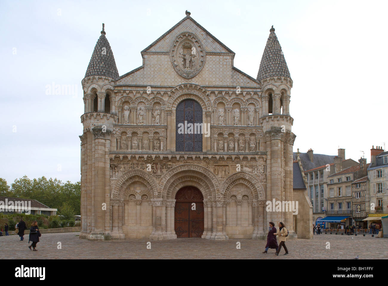 Notre Dame la Grande church, Western facade, Chemins de Saint-Jacques, Via Turonensis, Poitiers, Dept. Vienne, Région Poitou-Cha Stock Photo