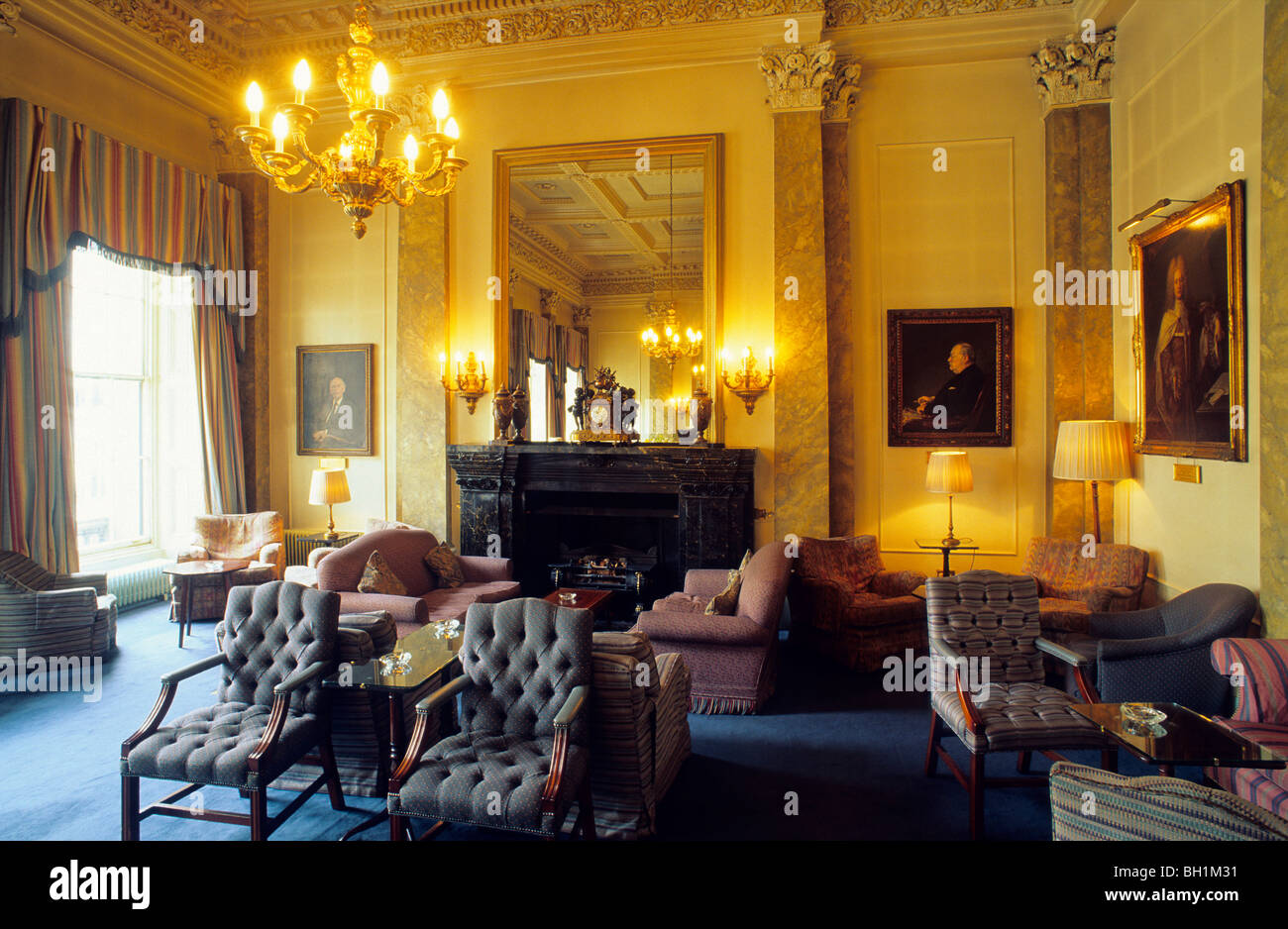 Gentlemen's club london interior hi-res stock photography
