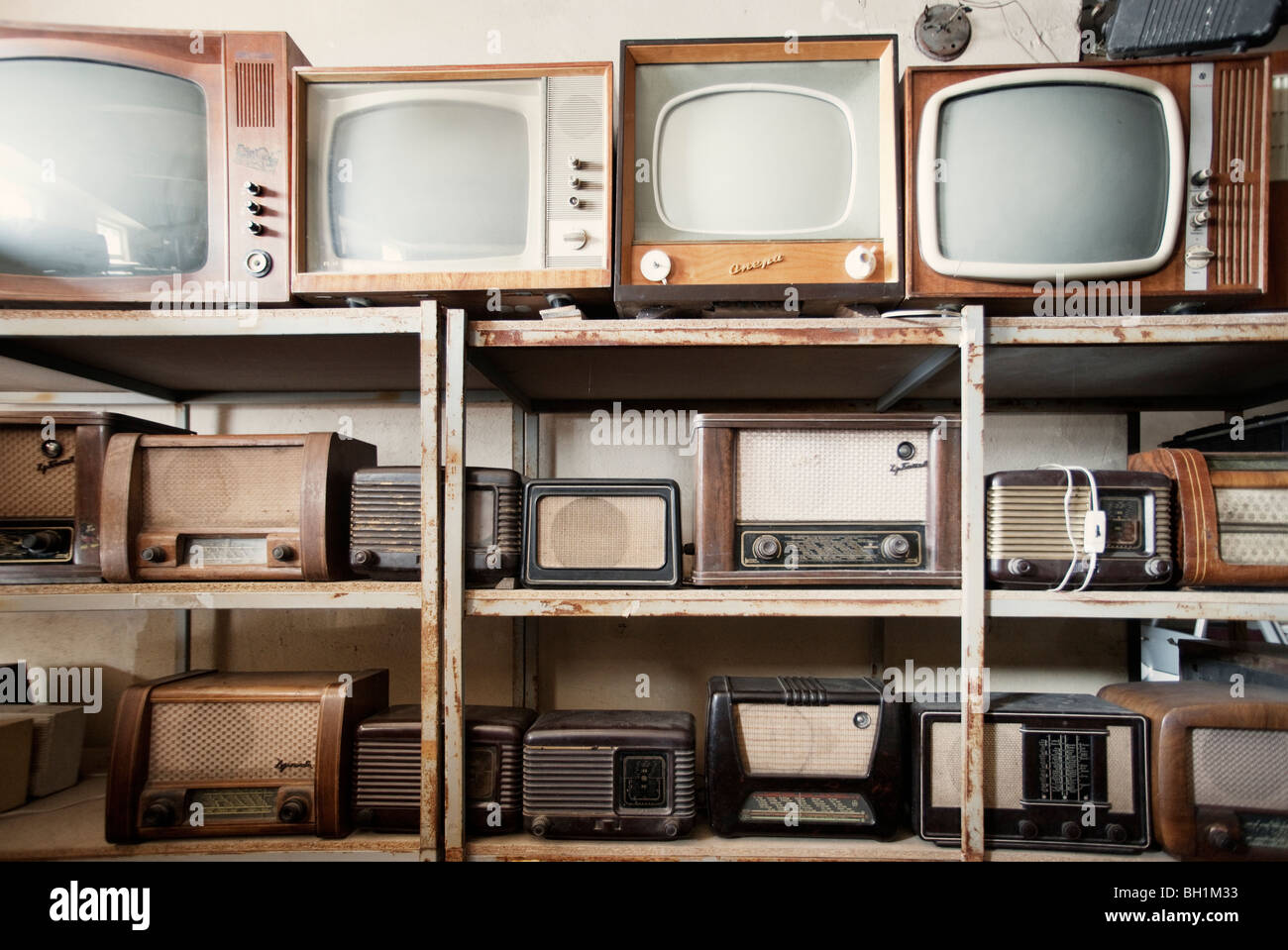 Old television 50's hi-res stock photography and images - Alamy Old television 50's hi-res stock photography and images - Alamy