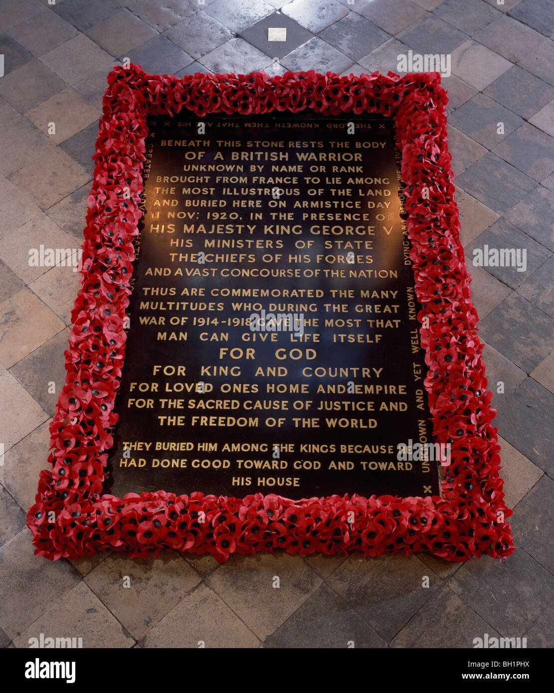 Westminster Abbey London. Tomb of Unknown British Warrior from World War I buried at west end of the nave in 1920. Stock Photo