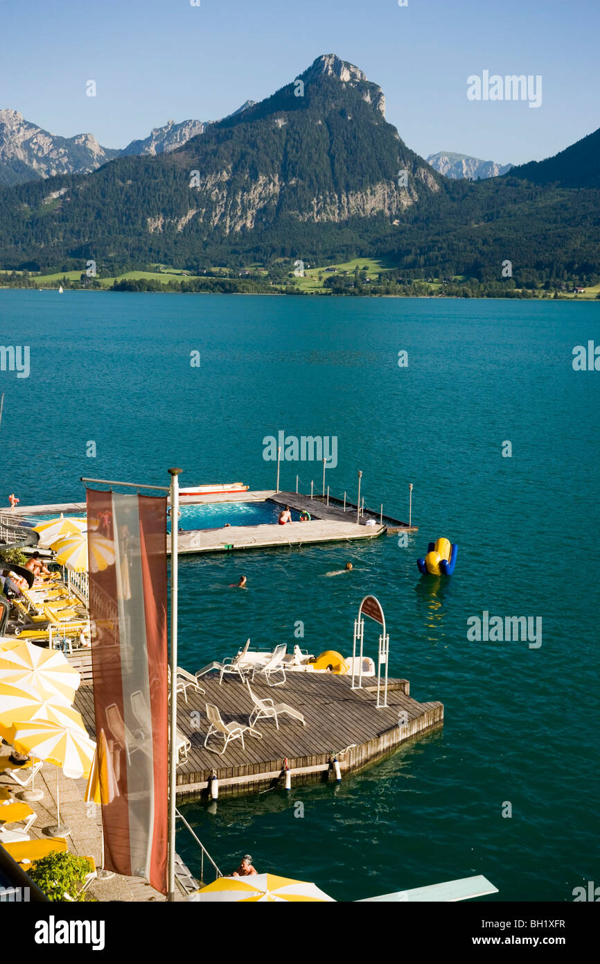 View over lake Wolfgangsee with Hotel Im Weissen Roessl am Wolfgangsee, St. Wolfgang, Upper Austria, Salzkammergut, Austria Stock Photo