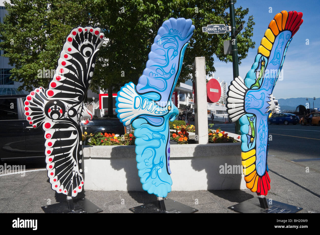 Bird statues hires stock photography and images Alamy