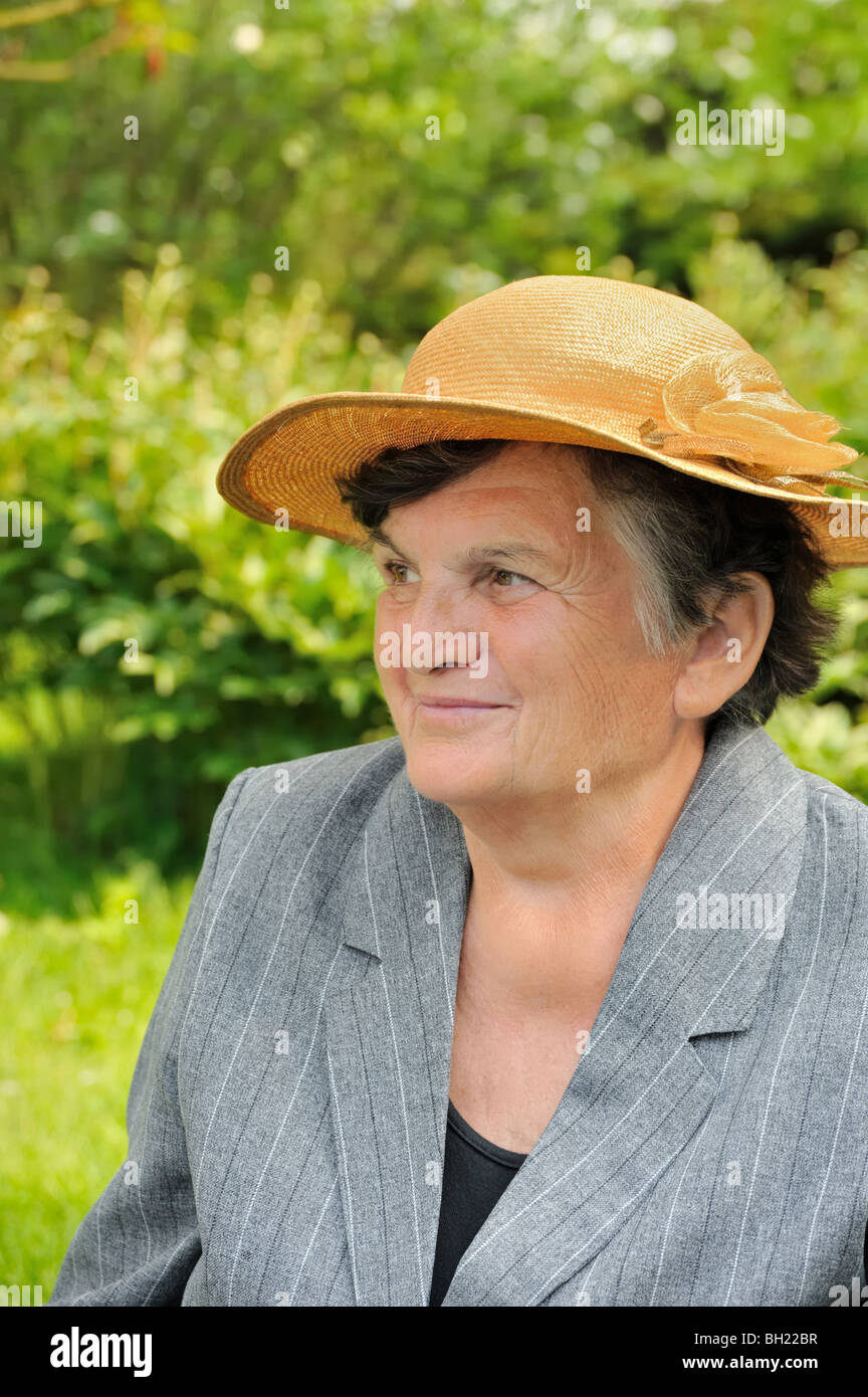 Woman in hat blazer hi-res stock photography and images - Alamy