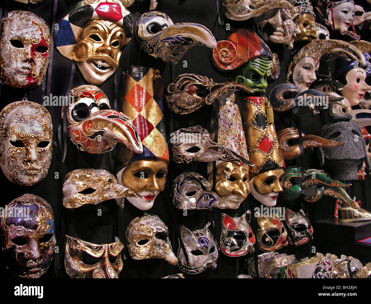 Small venice carnival masks hi-res stock photography and images - Alamy